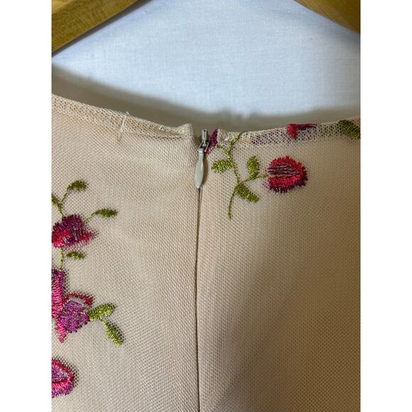 Kiyonna NWOT Women's Beige Floral Embroidered Mesh Elbow Sleeve Midi Dress Sz 2X - Picture 10 of 14